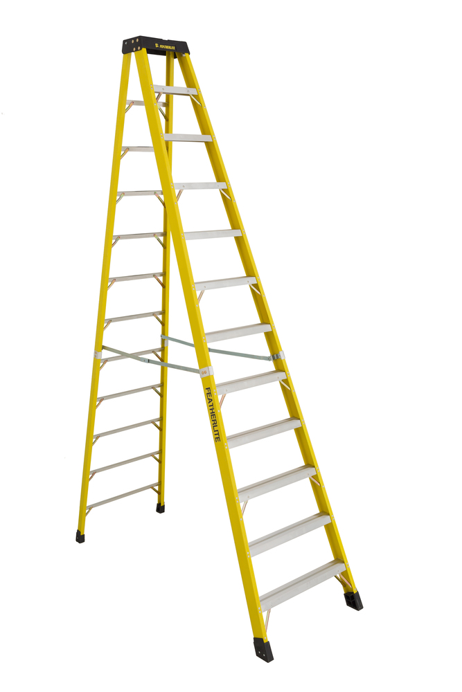 12&#39; Fiberglass Step Ladder Type IA 300 Load Capacity (lbs)
