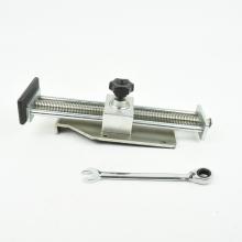 Toolway 120116 - Quick-Release Flooring Jack for Flooring Installs